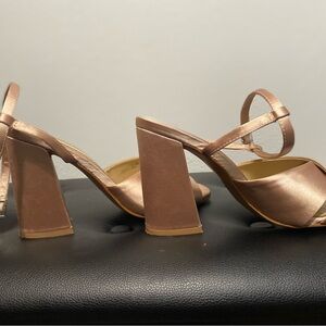 Elegant champagne Heels